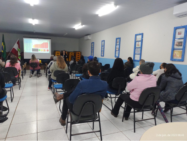 Projeto em escola de Joinville conscientiza sobre os danos da infrequência escolar