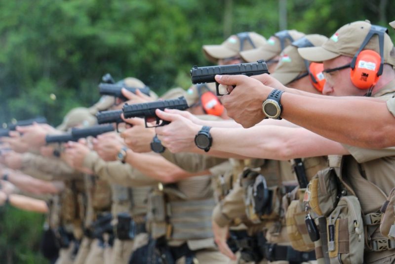 14&ordm; Batalh&atilde;o faz adapta&ccedil;&atilde;o ao novo armamento. – Foto: Pol&iacute;cia Militar