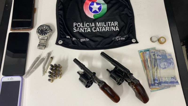 Pol&iacute;cia Militar estava em rondas na noite desta quarta-feira (16) quando abordou o casal – Foto: Pol&iacute;cia Militar/Divulga&ccedil;&atilde;o/ND