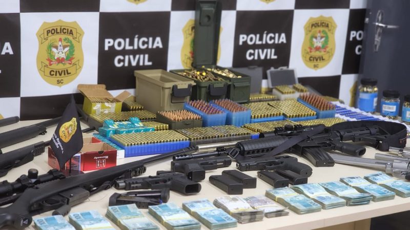 Objetos apreendidos na opera&ccedil;&atilde;o – Foto: Pol&iacute;cia Civil/ND