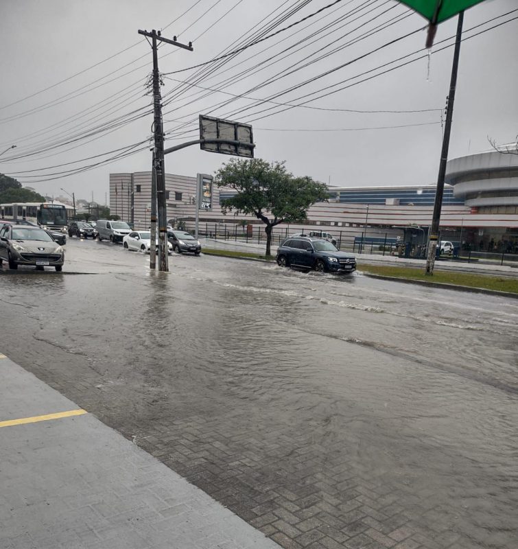 Avenida Ivo Silveira, em Florian&oacute;polis, nesta quarta-feira (30) – Foto: PMF/Divulga&ccedil;&atilde;o/ND
