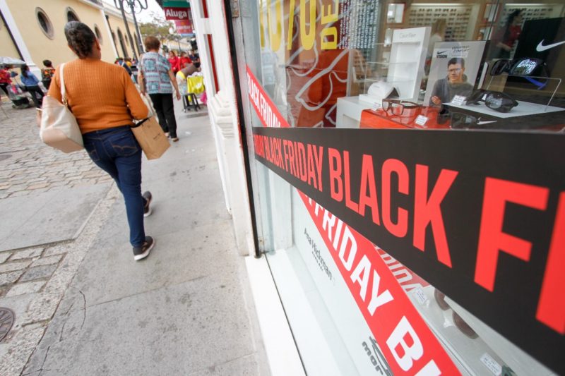 Consumidor deve ficar atento para n&atilde;o cair em golpes e falsas promo&ccedil;&otilde;es&nbsp; – Foto: Leo Munhoz/ND