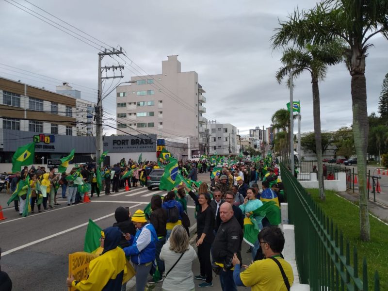 Bloqueio come&ccedil;ou &agrave;s 10h – Foto: Reprodu&ccedil;&atilde;o/ND
