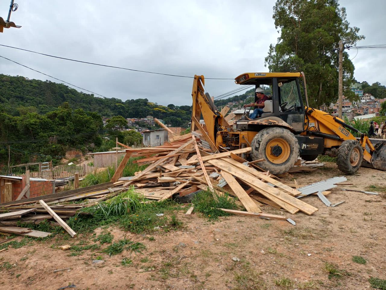 Two houses under construction were demolished - Florianopolis City Hall/Disclosure/ND
