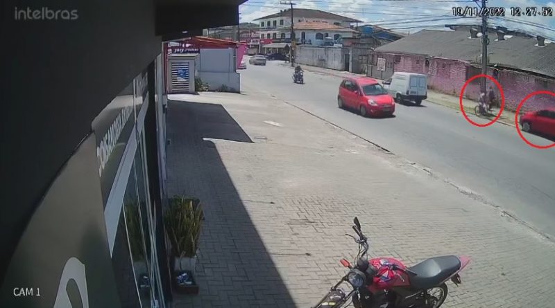 C&acirc;mera de seguran&ccedil;a flagrou o momento do acidente – Foto: Reprodu&ccedil;&atilde;o/Internet/ND
