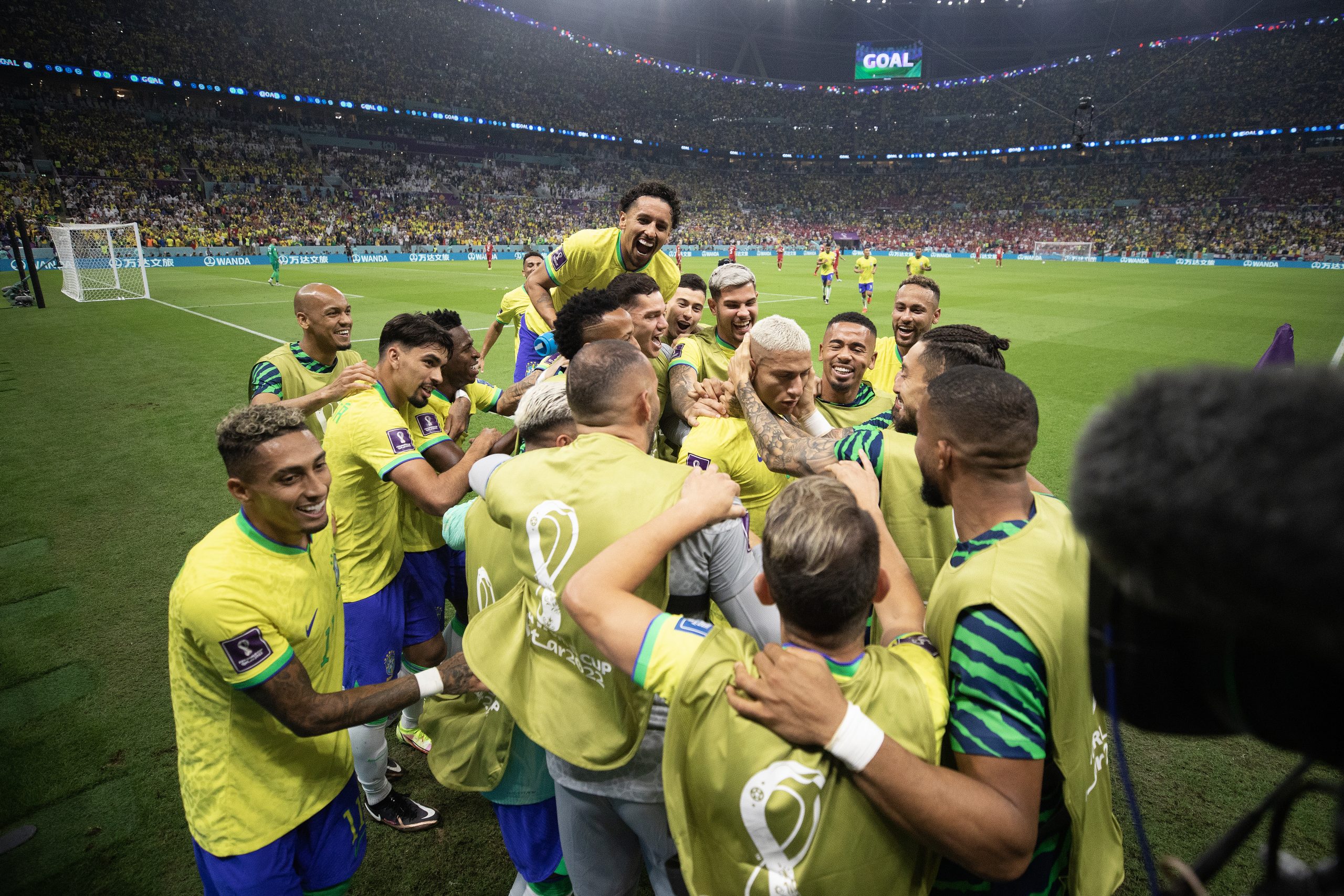 Com dois de Richarlison, Brasil estreia com vitória na Copa do Catar