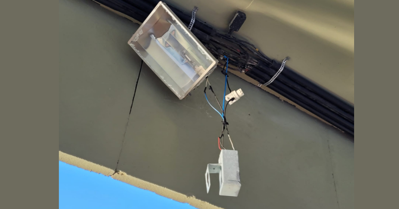 As lumin&aacute;rias foram depredadas durante a madrugada – Foto: GMF/Divulga&ccedil;&atilde;o/ND