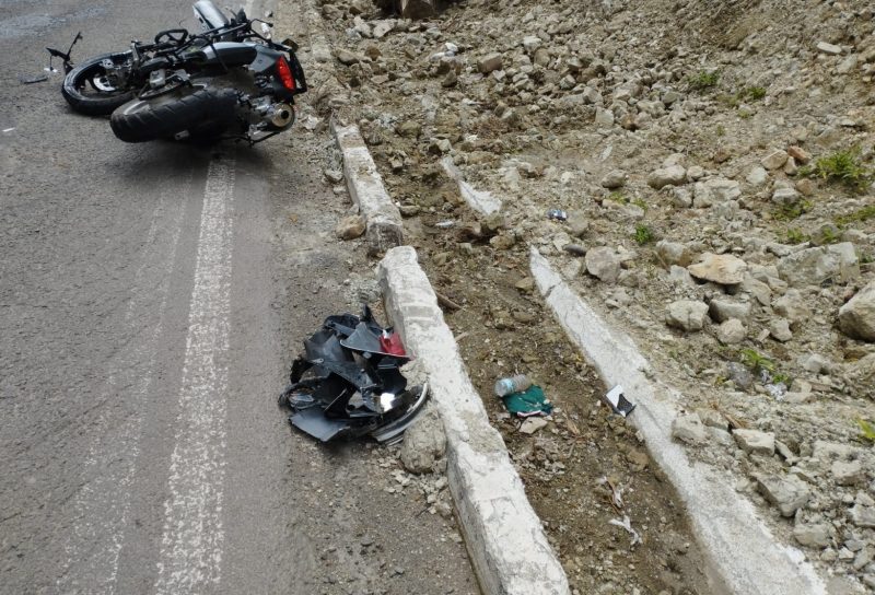 Colis&atilde;o entre moto e caminh&atilde;o deixa homem morto na BR-470 – Foto: Divulga&ccedil;&atilde;o/Corpo de Bombeiros de Pouso Redondo