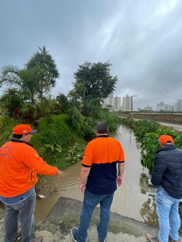 Defesa Civil de Cambori&uacute; monitora rios da cidade e emitiu alerta aos moradores – Foto: Secom Cambori&uacute;/Reprodu&ccedil;&atilde;o