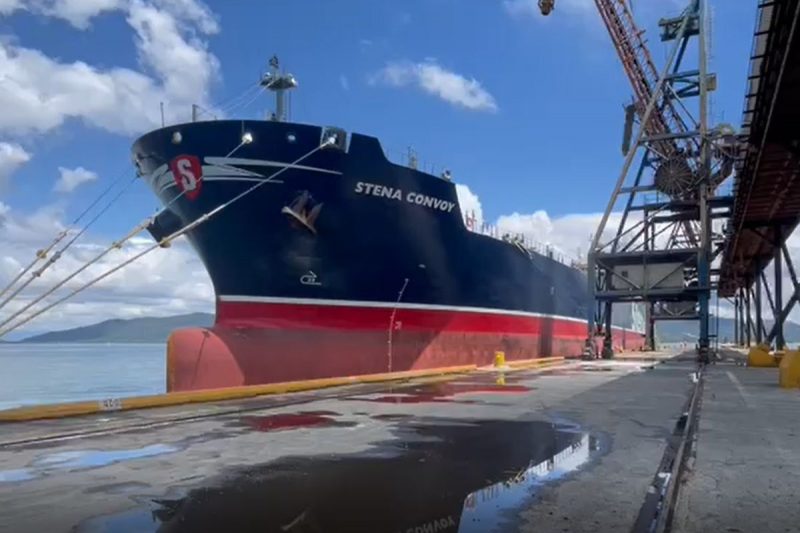 Navios est&atilde;o atracados e preju&iacute;zo &eacute; calculado entre R$ 400 e R$ 450 mil por dia com bloqueios – Foto: Divulga&ccedil;&atilde;o/Assessoria Porto SFS