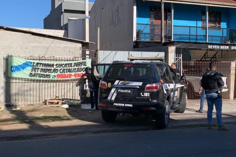 Opera&ccedil;&atilde;o foi realizada na manh&atilde; desta quarta-feira (16), em Curitiba e tr&ecirc;s homens foram presos – Foto: Pol&iacute;cia Civil/Divulga&ccedil;&atilde;o/ND