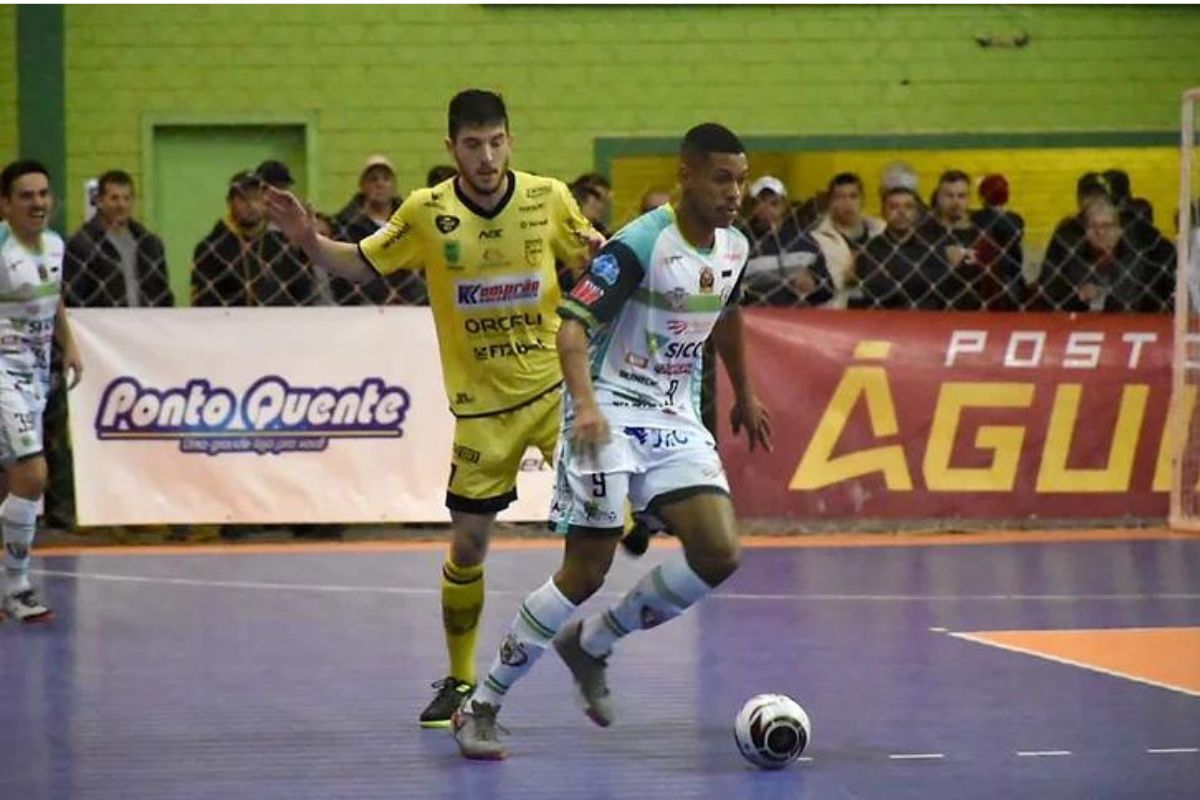 Em maratona de jogos, Jaraguá Futsal recebe o Curitibanos pelo Estadual