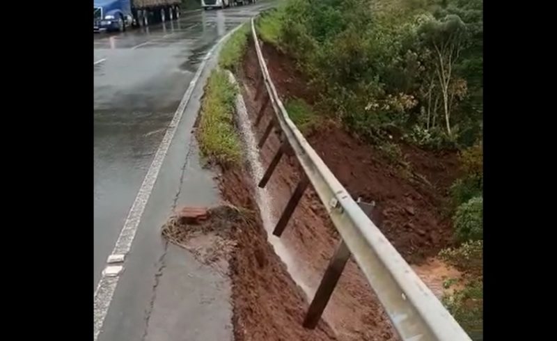 Ponto do desmoronamento – Foto: Reprodu&ccedil;&atilde;o v&iacute;deo/Divulga&ccedil;&atilde;o ND