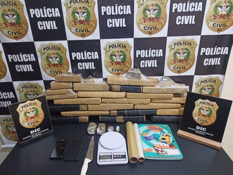 Homem foi preso com drogas em Gaspar – Foto: Divulga&ccedil;&atilde;o/Pol&iacute;cia Civil/ND