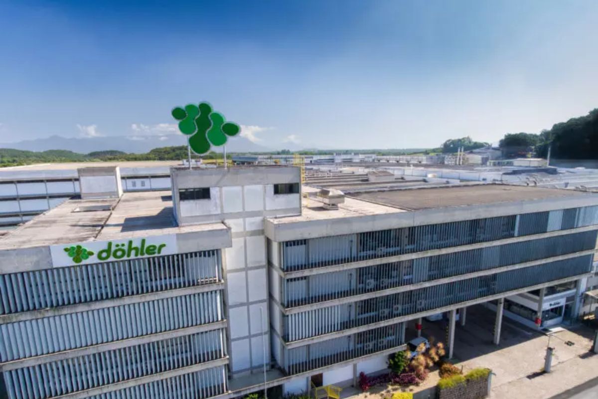 Gigante têxtil inicia o ano com 300 novas vagas de emprego na maior cidade catarinense