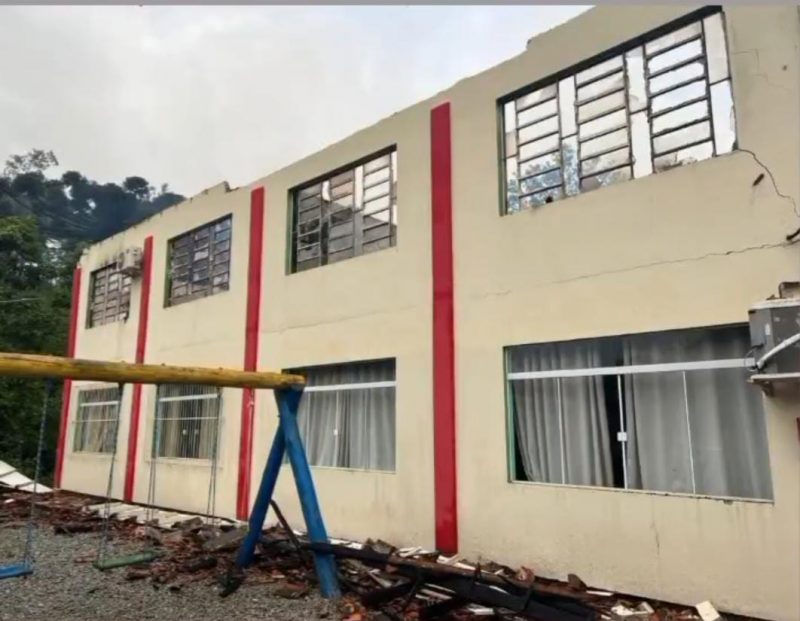 Parte da escola ficou totalmente destru&iacute;da ap&oacute;s o inc&ecirc;ndio – Foto: Divulga&ccedil;&atilde;o/ND