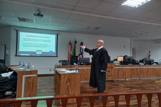 sessão de juri de jOinville