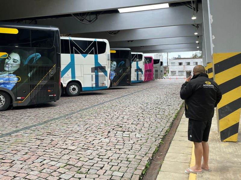 ônibus que eastavam na rodoviaria de joinville