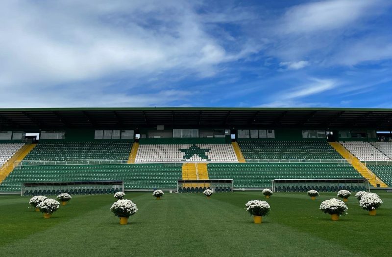 Chapecoense faz homenagem