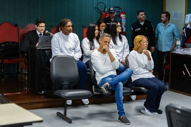 Uma das netas da ex-deputada, Rebeca Vit&oacute;ria Rangel Silva contou que uma amiga e bra&ccedil;o direito da av&oacute; fez um treinamento com testemunhas durante a investiga&ccedil;&atilde;o do caso para n&atilde;o envolver Flordelis no crime – Foto: Brunno Dantas/TJ-RJ/ 07.11.2022