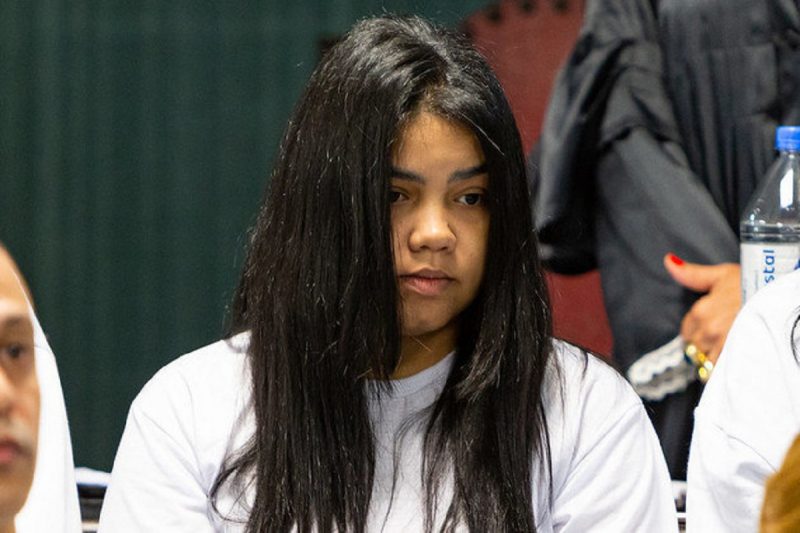 A neta Rayane Oliveira, que foi absolvida, tamb&eacute;m afirmou ter sido abusada: “Hoje entendo que passar a m&atilde;o em mim, bater na minha bunda era abuso. Em Bras&iacute;lia, acordei com o pastor em cima de mim, passando a m&atilde;o no meu corpo. Quando me virei, ele deu um beijo na minha testa e foi trabalhar”, detalhou – Foto: Brunno Dantas/ TJ-RJ