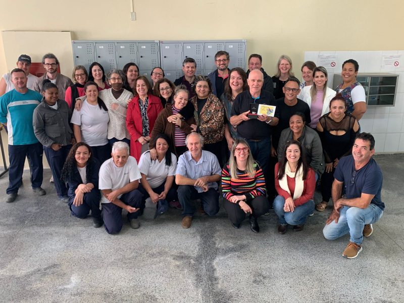 Equipe de profissionais que trabalham na EAM Carlos Heins Funke – Foto: EAM Carlos Heins Funke/Divulga&ccedil;&atilde;o/its Teens