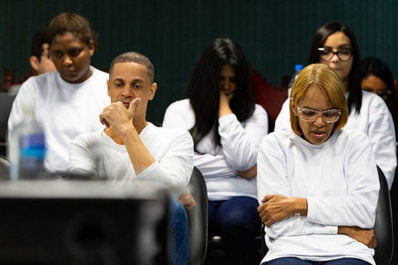 Flordelis foi &agrave;s l&aacute;grimas em muitos momentos das audi&ecirc;ncias, e at&eacute; foi questionada por um dos jurados se o choro era real – Foto: Brunno Dantas/ TJ-RJ