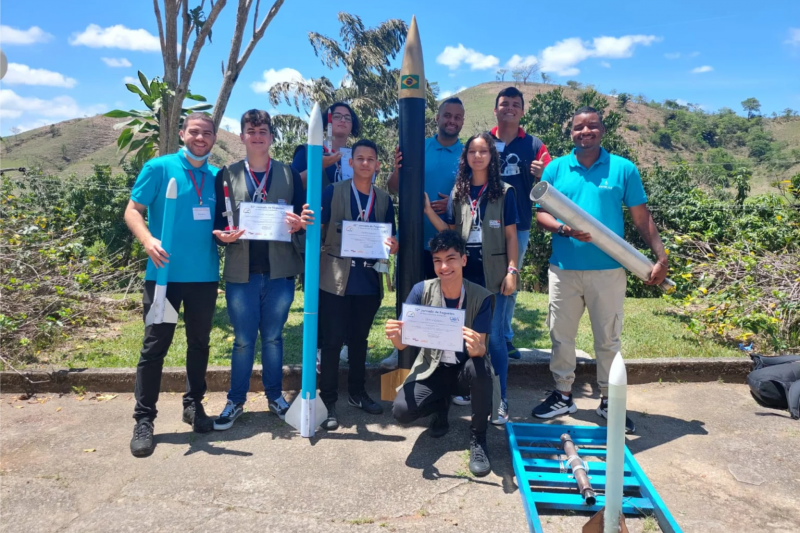 Escola de Camboriú participa da Mostra Brasileira de Foguetes e fica em segundo lugar
