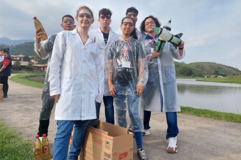 EEB Professor Mário Garcia subiu ao pódio na Mostra Brasileira de Foguetes