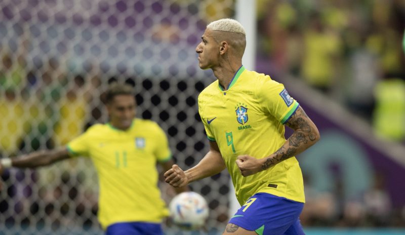 Richarlison comemora o segundo gol do Brasil – Foto: Lucas Figueiredo/CBF/ND