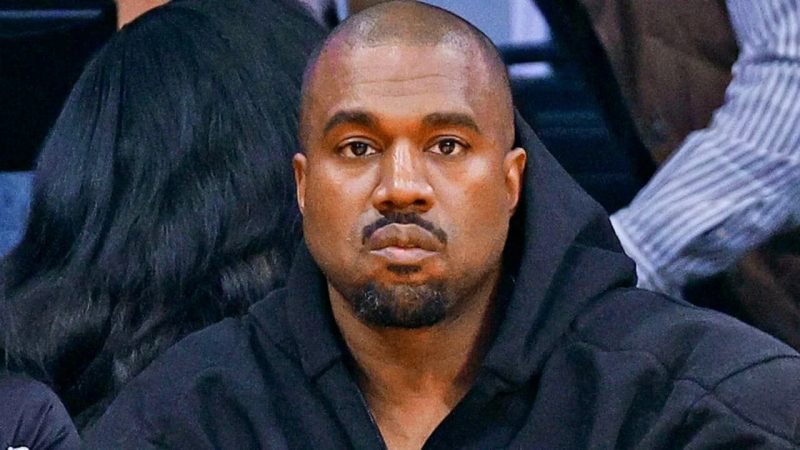 Kanye West trocou dentes da parte superior por prótese de titânio
