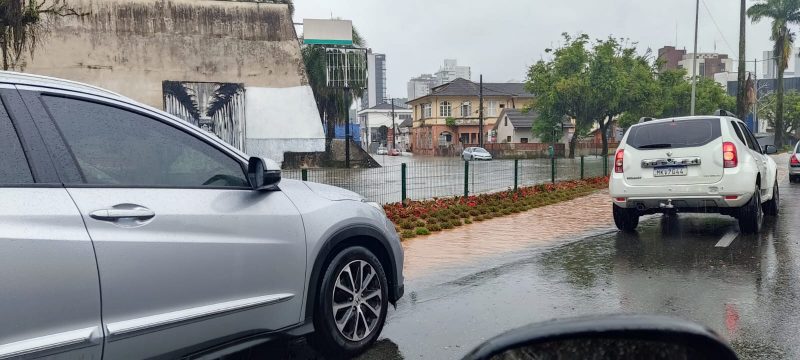 Pontos de alagamento foram registrados em Joinville. – Foto: Redes Sociais