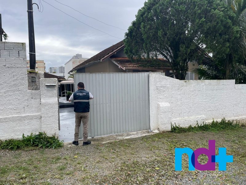 Defesa Civil tamb&eacute;m esteve no local – Foto: Felipe Bambace/NDTV