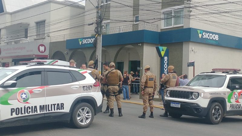 assalto a uma agência de cooperativa de crédito 