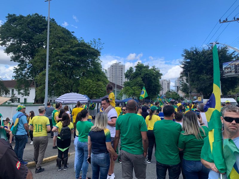 Manifesta&ccedil;&atilde;o em Joinville na tarde deste domingo – Foto: Mikael Melo/NDTV