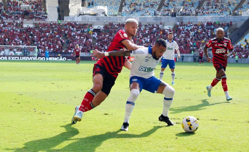 Lateral Natanael durante jogo entre Flamengo x Avaí
