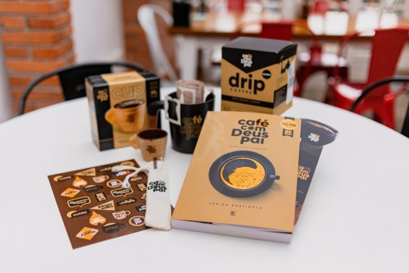 “Caf&eacute; com Deus Pai” vendeu de 150 mil c&oacute;pias em todo Brasil – Foto: Divulga&ccedil;&atilde;o/ND