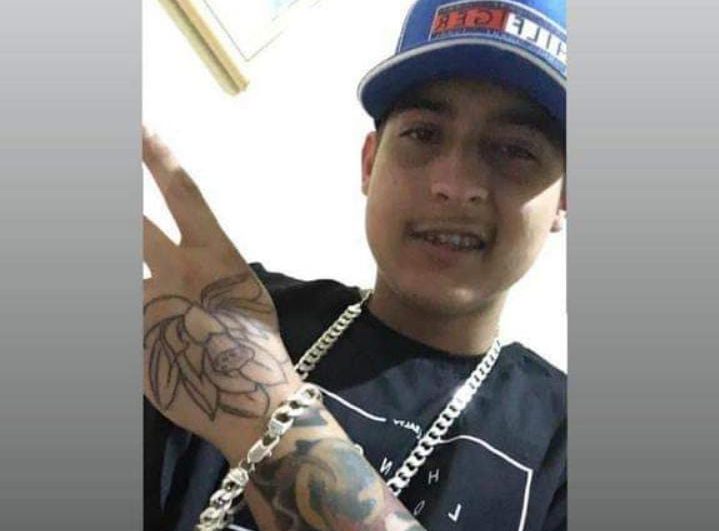 Irm&atilde; de jovem de 19 anos foi morto a tiros no &uacute;ltimo domingo conta como era sua rela&ccedil;&atilde;o com o irm&atilde;o – Foto: Arquivo pessoal/Carlla Regina Gomes/ND