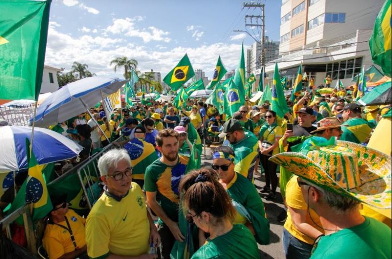 Manifesta&ccedil;&atilde;o em frente do Ex&eacute;rcito, no Estreito, em Florian&oacute;polis, – Foto: Leo Munhoz/ND