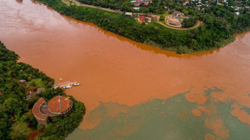 A imagem chamou aten&ccedil;&atilde;o pela colora&ccedil;&atilde;o das &aacute;guas do parque de Foz do Igua&ccedil;u. &mdash; Foto: Marcos Labanca/Cataratas do Igua&ccedil;u/ND