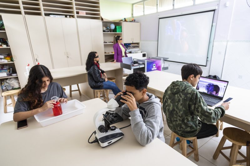 Tecnologia: Realidade virtual e realidade aumentada na educação municipal de Florianópolis