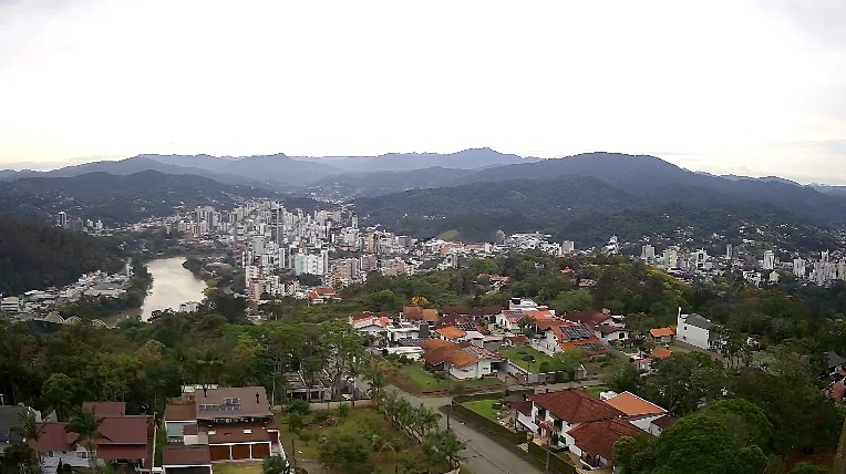 Massa de ar frio faz temperaturas despencarem em Blumenau e grande parte do Vale do Itaja&iacute; – Foto: NDTV