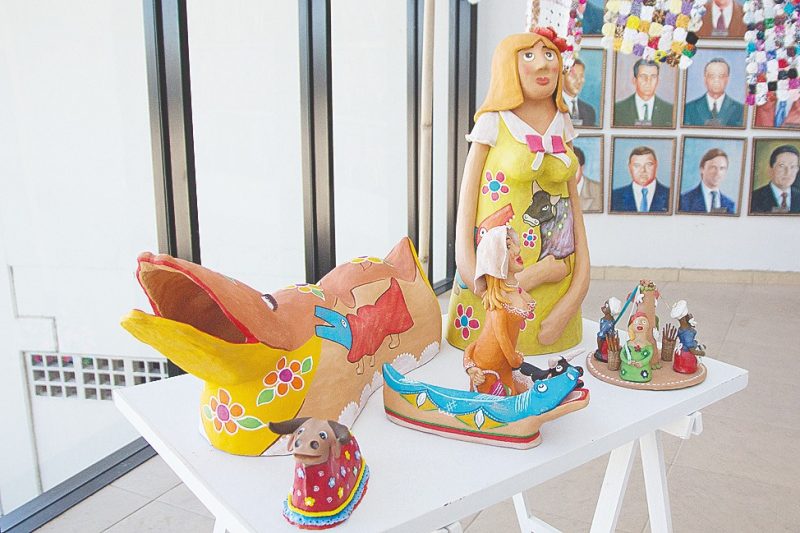 Pe&ccedil;as de cer&acirc;mica retratam a cultura a&ccedil;oriana – Foto: Divulga&ccedil;&atilde;o/PMSJ/ND