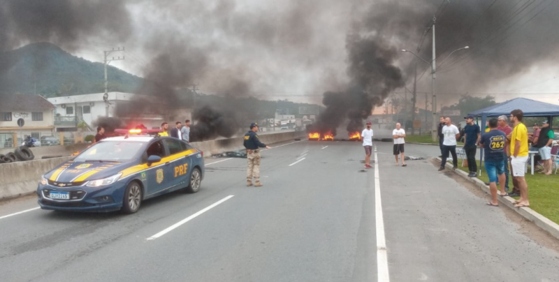 Bloqueio em rodovias de Santa Catarina – Foto: PRF/Divulga&ccedil;&atilde;o/ND