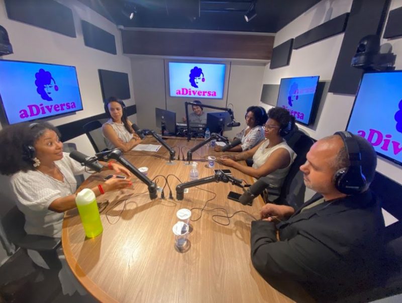 Epis&oacute;dio do podcast aDiversa debate as nuances do racismo estrutural, sobretudo contra as mulheres – Foto: Thain&aacute; Klock/ND