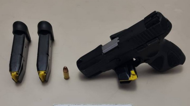 Os homens abordaram a v&iacute;tima com uma arma e informaram para a pol&iacute;cia que seria &ldquo;brincadeira&rdquo;. &mdash; Foto: Pol&iacute;cia Militar/Reprodu&ccedil;&atilde;o/ND