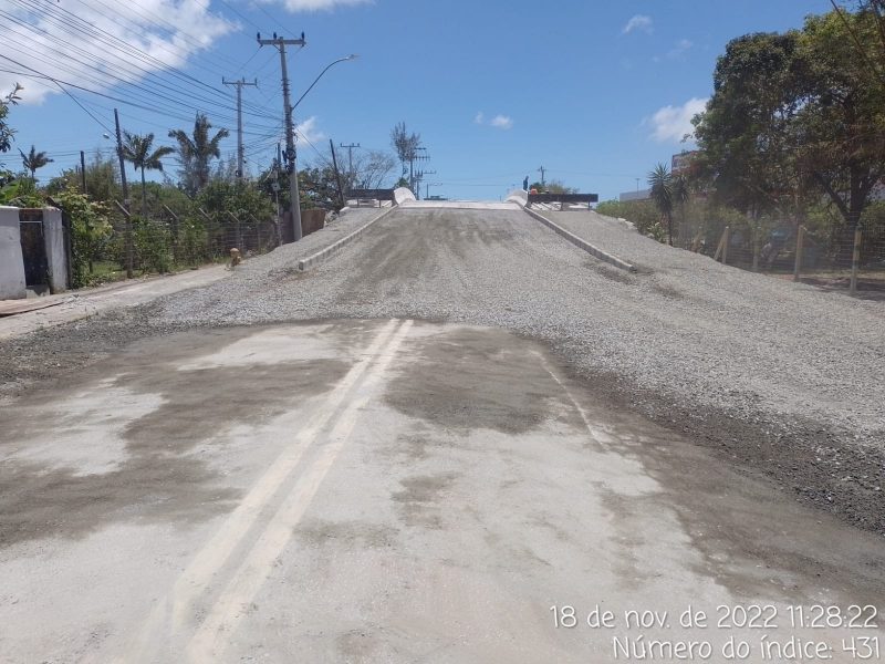 Ponte deve ser asfaltada nesta segunda-feira (21) e tr&acirc;nsito j&aacute; pode ser liberado no mesmo dia – Foto: Prefeitura de Penha/Divulga&ccedil;&atilde;o/ND