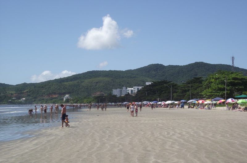 Praia do Perequê, em Porto Belo – Foto: Fundação Municipal de Turismo de Porto Belo/Divulgação