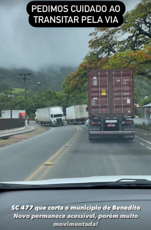 Movimento &eacute; intenso na SC-477 – Foto: Redes Sociais/Prefeitura de Benedito Novo/ND