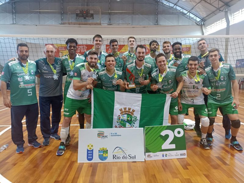 O voleibol masculino enfrentou a equipe de Blumenau e ficou com a medalha de prata. &mdash; Foto: Prefeitura de Chapec&oacute;/Arquivo Pessoal/Reprodu&ccedil;&atilde;o/ND